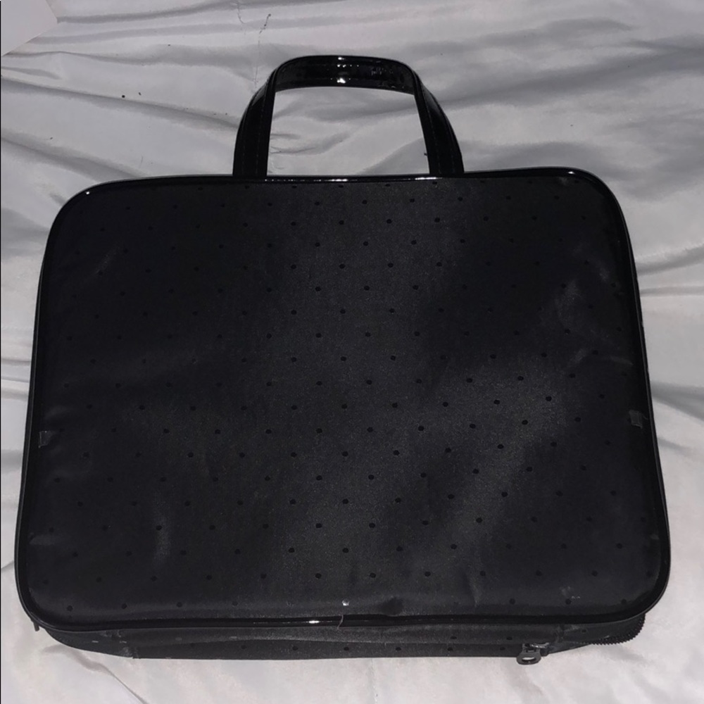 Black cosmetic case